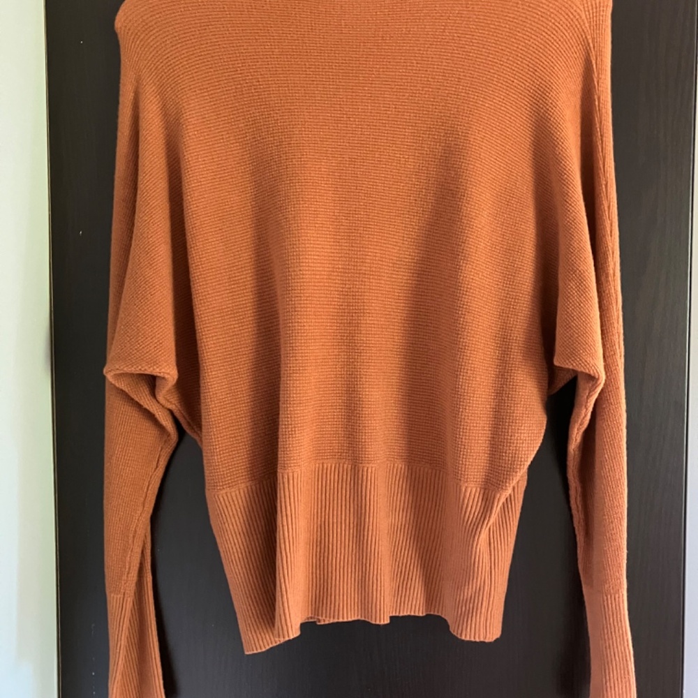 TAHARI KNIT SWEATER TOP - Picture 3 of 6